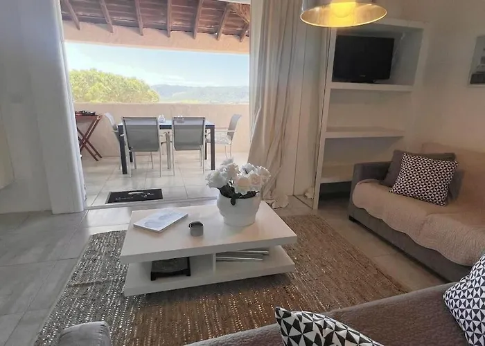 4 Pers Vue Sur La Baie De Santa Giulia Апартаменты *