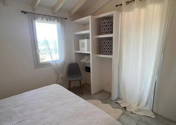 4 Pers Vue Sur La Baie De Santa Giulia Апартаменты